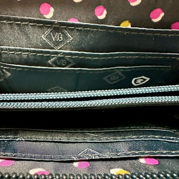 Stunning, multicolored paisley floral vera Bradley wallet - Picture 5 of 5